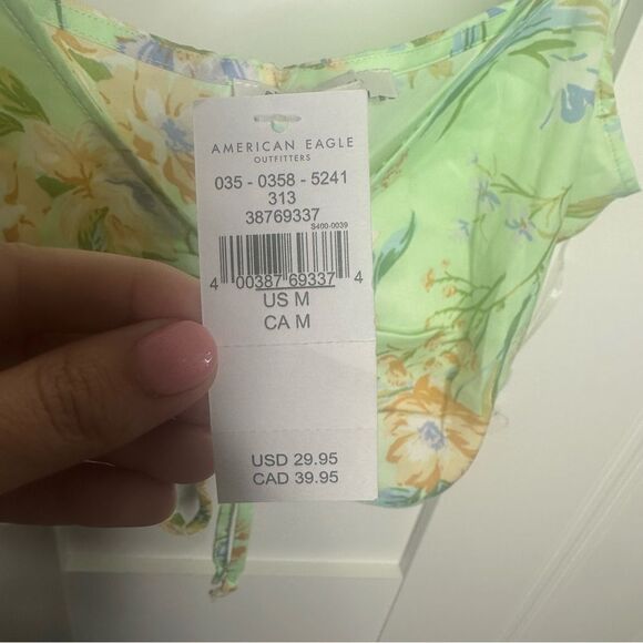 NEW American Eagle Outfitters Light Green Floral Crop Top Medium (b1) - Picture 4 of 6